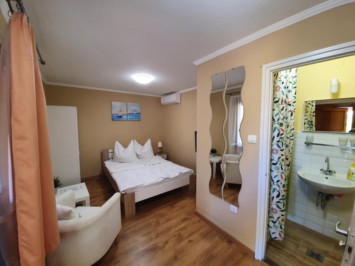 Muskatlis Haz Apartment Балатонлеле Екстериор снимка